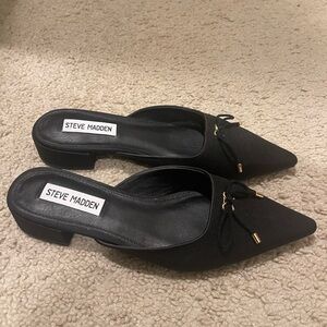 Steve Madden black mules